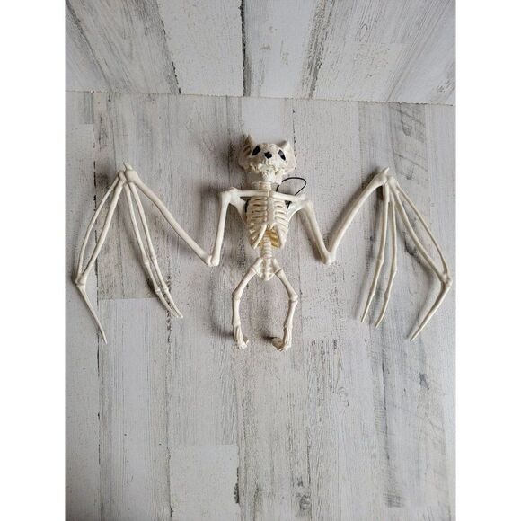 Crazy bonez hanging large skeleton bat Halloween prop decor - Picture 1 of 10